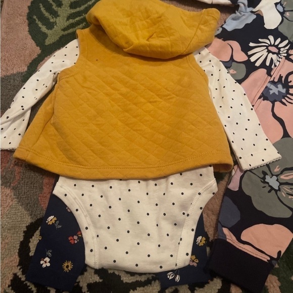 Carters Baby Girl lot 6 months - Picture 7 of 8